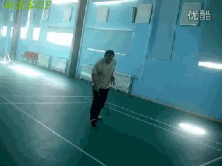羽毛球鞭打发力脚法,羽毛球刁钻控球