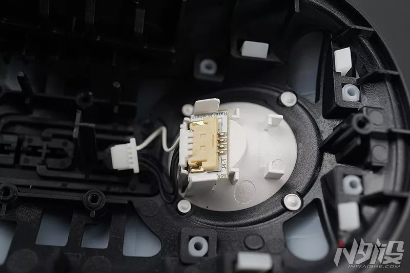 雷蛇曼巴眼镜蛇鼠标偶尔失灵,雷蛇曼巴眼镜蛇无线版用什么微动