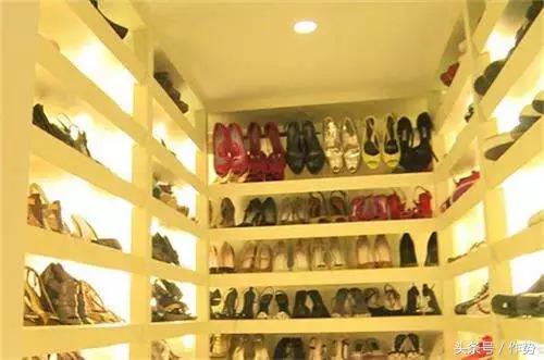 古装女神张庭，是怎么变成假鬼假怪的微商女王的？