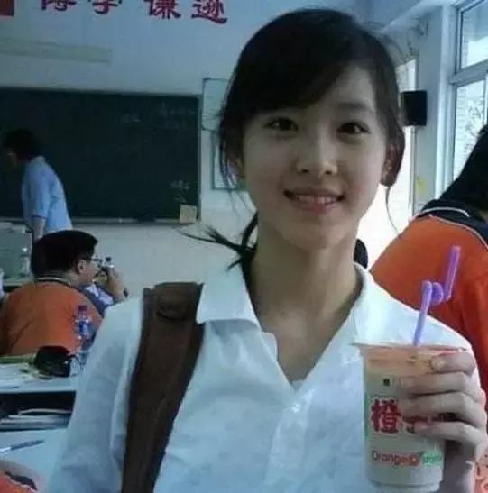 奶茶妹妹章泽天高情商分析,奶茶妹妹章泽天的清醒与野心