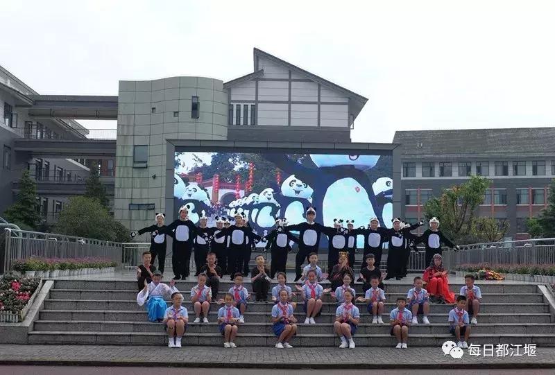 九月，我们开学啦！把天府故事读给世界听……