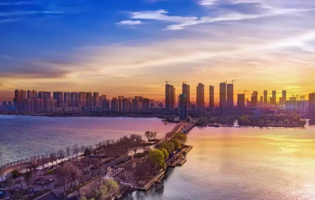 东海水晶发展,东海县中国水晶之都