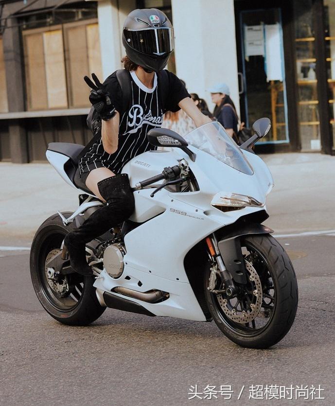 机车女孩杜卡迪,机车女孩杜卡迪959