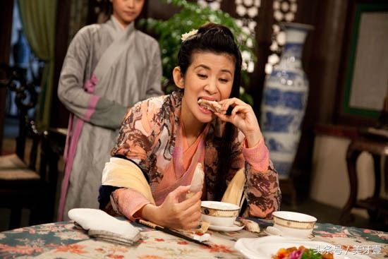 畸形牙怎么处理要拔牙吗,畸形老虎牙矫正可以磨吗