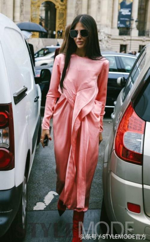 入秋最时髦的穿搭,入秋穿搭粉色外套