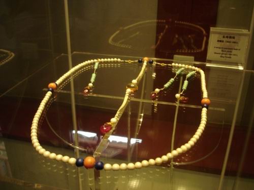 乾隆年间朝珠,乾隆皇帝的朝珠值钱吗