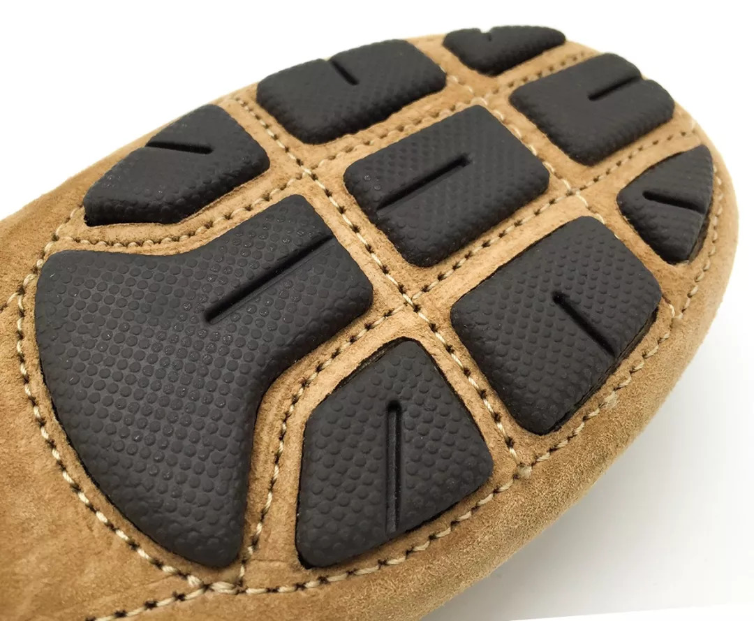 安妮海瑟薇、贾静雯、凯特王妃为什么都爱豆豆鞋？澳洲百年UGG，手工真皮、弹力软底超舒服，带娃、逛街，走哪都不累！