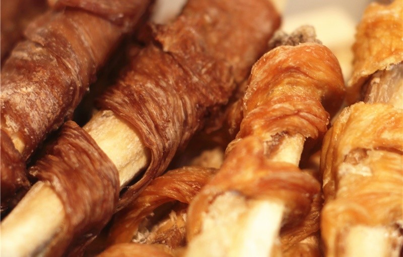 4个月的狗狗喜欢咬手怎么矫正,如何纠正狗狗爱咬人毛病