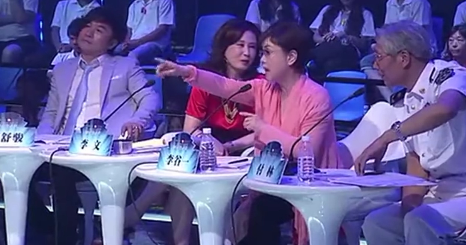 歌唱比赛选手迟到,选手迟到李谷一愤然离场