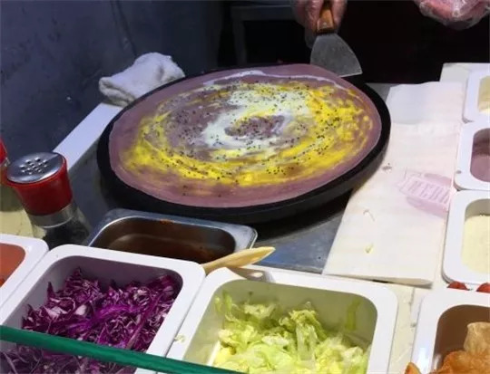 大连美食煎饼果子,吃遍大连小吃街