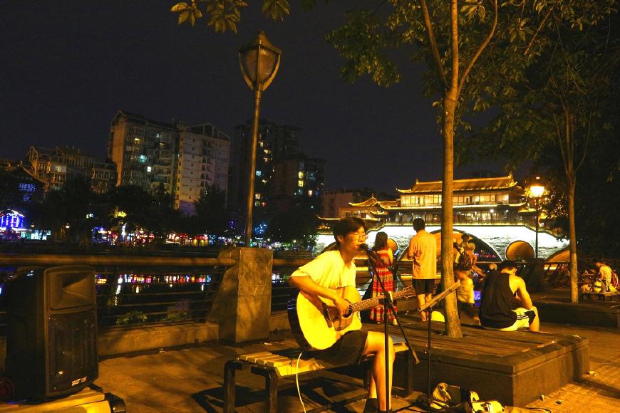 夜色中的九眼桥,美丽夜景太迷人成都九眼桥酒吧