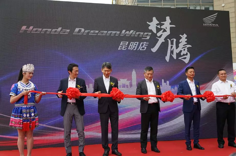 豪华摩托车旗舰，本田金翼（GOLDWING）国内售价公布，41.8万起