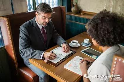 初次见面既虚伪又热情,首次见面时要表达爱意吗