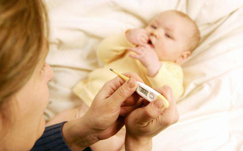 0到1岁的宝宝发烧怎么物理降温,5岁小孩发烧发抖说很冷怎么处理