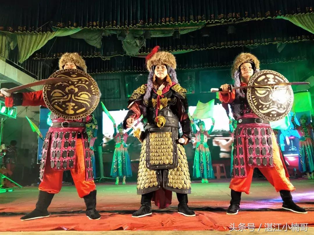 杨家镇安榄村外嫁姐妹回娘家聚会,雷州官茂村姐妹回娘家