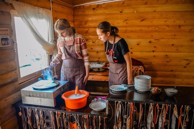 我们异地了24年，在你88岁时去莫斯科娶你——今夕传媒旅行家出品