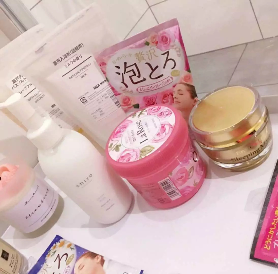 旅行爱好者装修房间,旅行博主改造农村小院