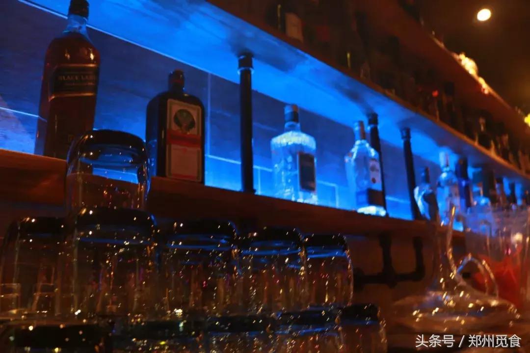 郑州开了一家超级豪华的酒吧,郑州很安静的酒吧
