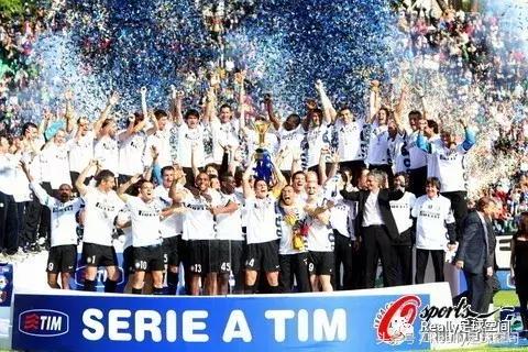 教师节特辑：铁汉也柔情，因徒弟一段话，狂人穆里尼奥眼圈红润……