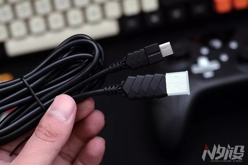 你多久没用手柄玩游戏了,凌耀X-One无线手柄开箱体验