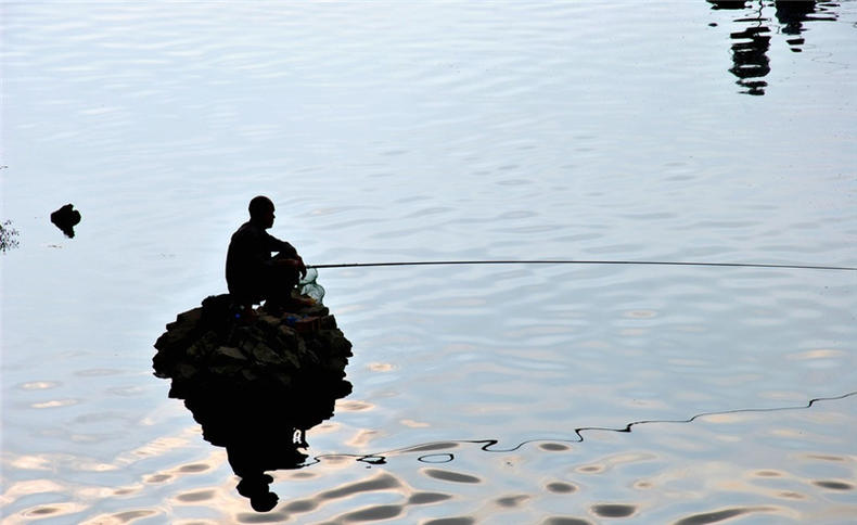 细线怎么遛大鱼,小钩细线遛大鱼是真的吗