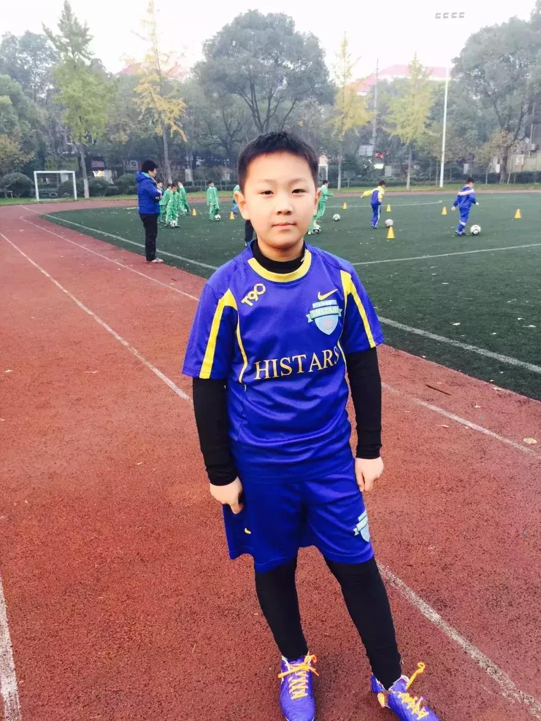 足球如何才能称得上球王,足球领域怎么样才能真正成为球王