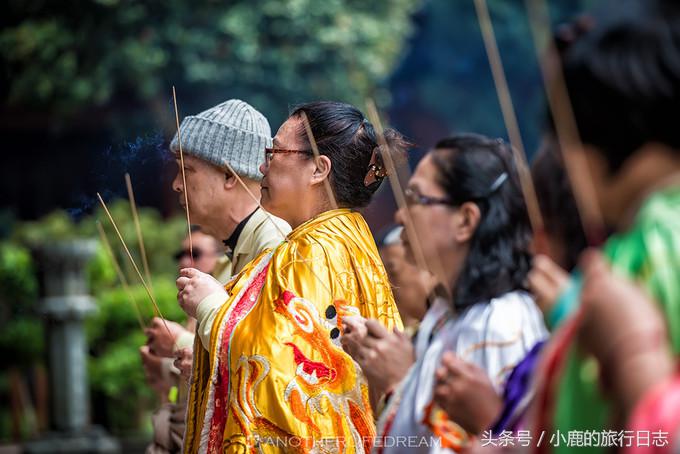 宁波舟山普陀山旅游团报团两日游,普陀山两日游住岛上好还是外面好