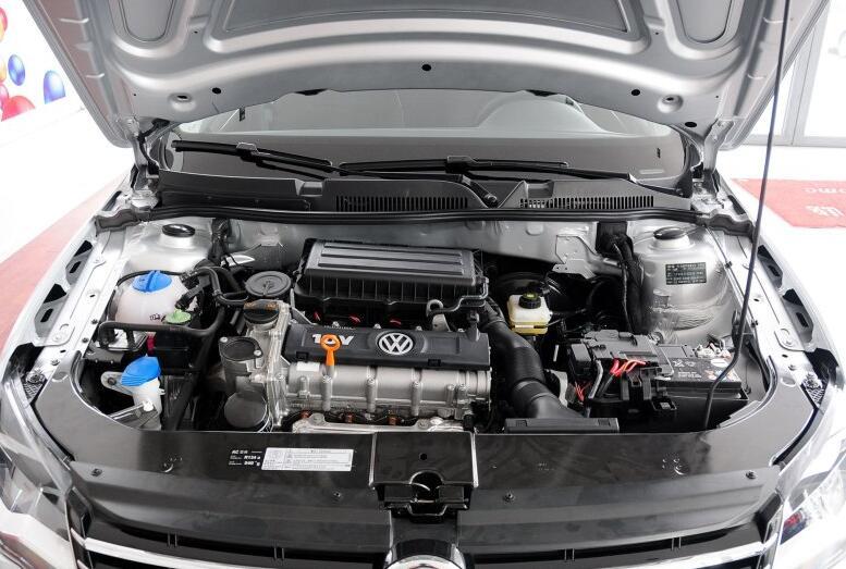 5万左右可以入手哪年的朗逸,5万预算买二手朗逸还是桑塔纳