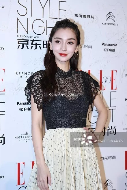 杨幂脸和手臂全涂了粉底,杨幂输给林允了吗