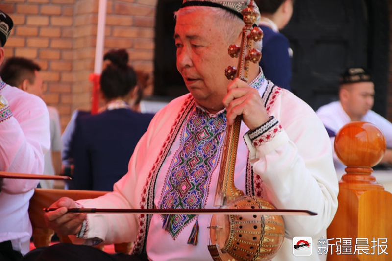 濂冲瓙杈炶亴鍋氭梾琛屽崥涓婚浂鏀跺叆,杈藉畞濂冲杈炶亴