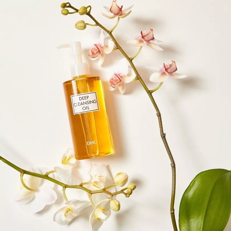 来谈谈作为一个油痘皮，我的旅行化妆包里必备的产品有哪些