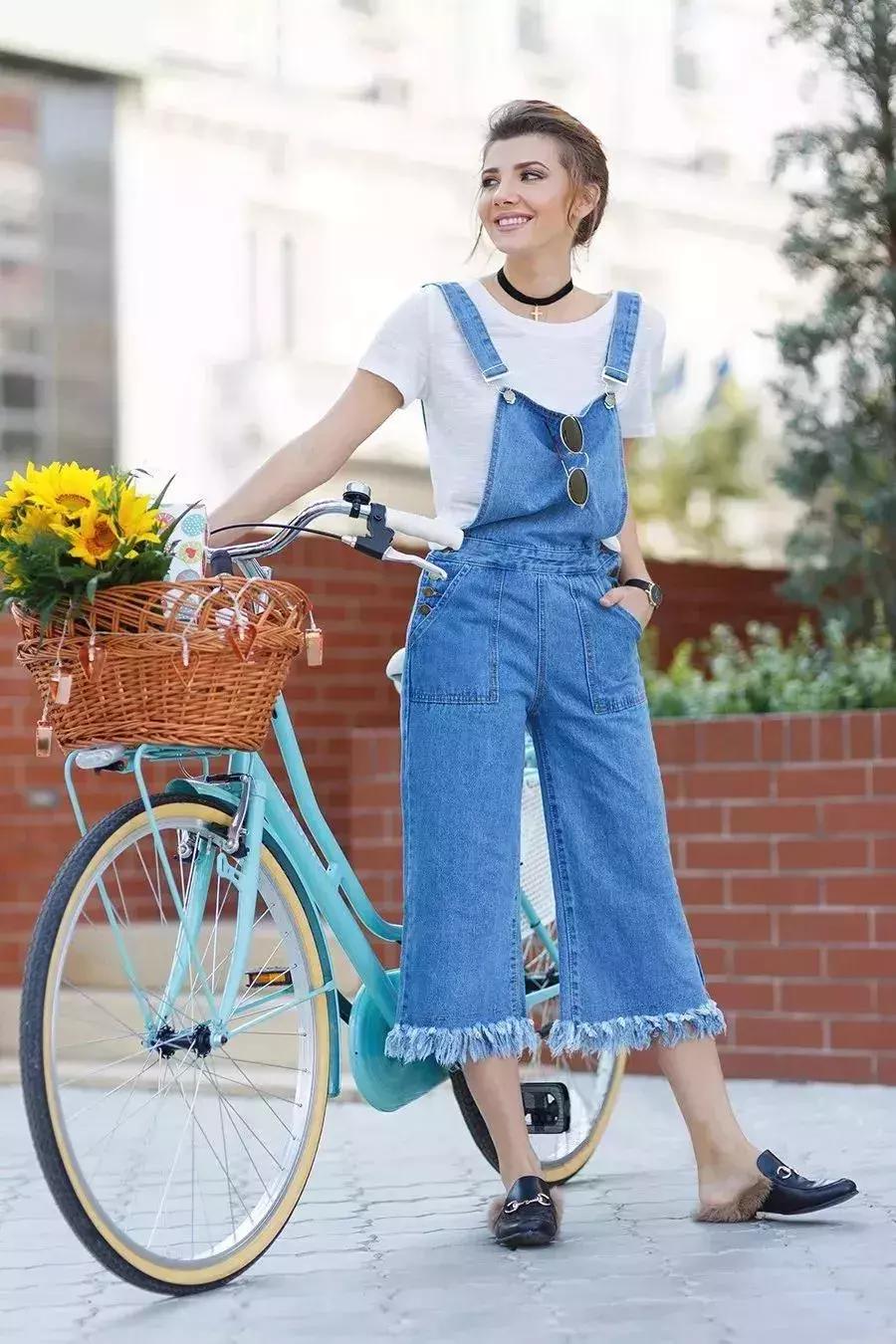 平胸妹子穿什么裙子好看,平胸穿什么类型的裙子更好看