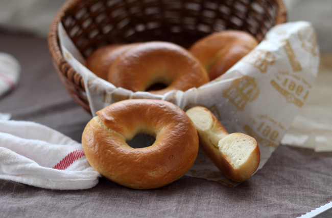 面包冷冻保存可以延长保质期吗,面包要怎么保存才不会冷了变硬