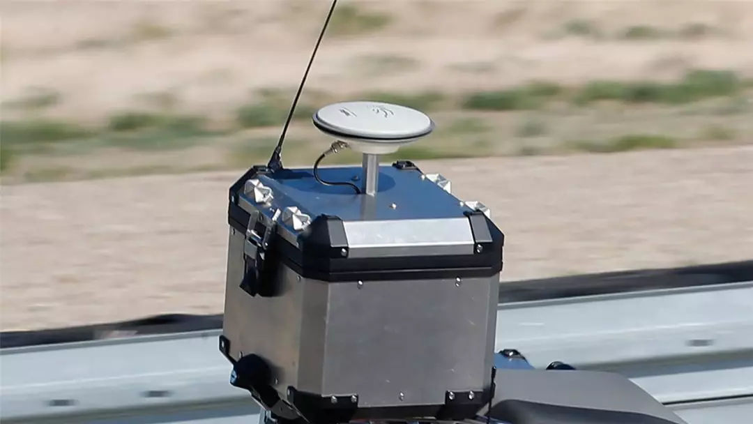 宝马两轮摩托车,宝马最新自动驾驶