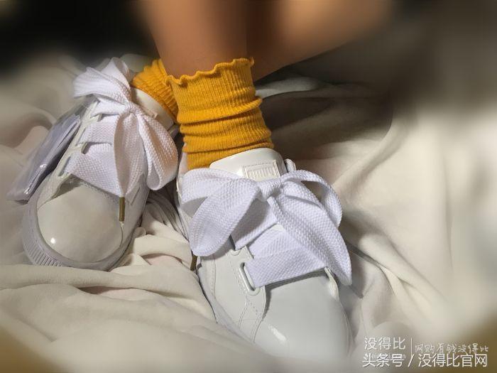 puma白色鞋子配什么袜子 (puma黑金白色)