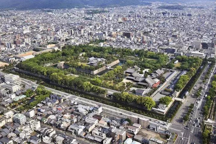 有人说贫穷限制了你的想象力,贫穷不只限制了我的想象力下一句