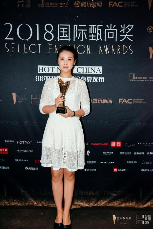 charmzenus鐡峰浜辰涓濇粦鍙ｇ孩,charmzenus褰╁濂楄鍝佺墝濂藉悧