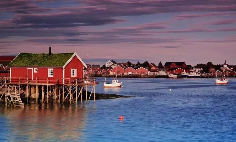 小木屋，玻璃顶，火山温泉，住这些酒店，get最cool极光姿势