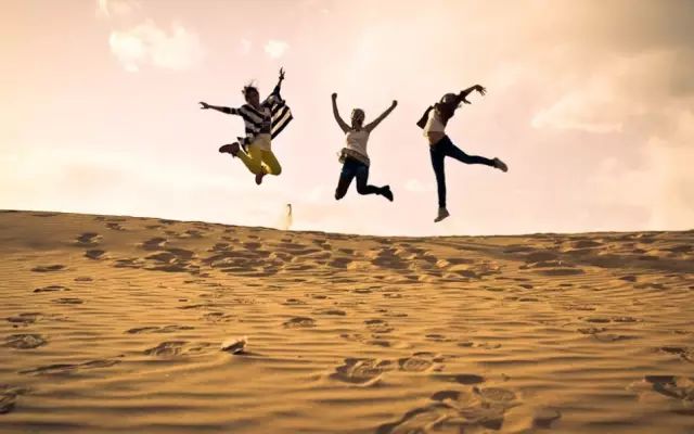 张家口撒哈拉沙漠,张家口哪有玩越野车的地方