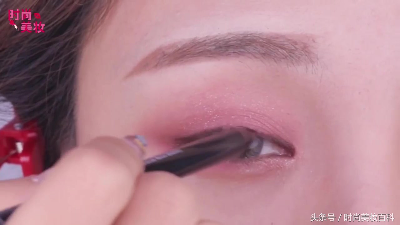 日常化妆秋季阴影妆容,化妆教程日常妆穿衣搭配