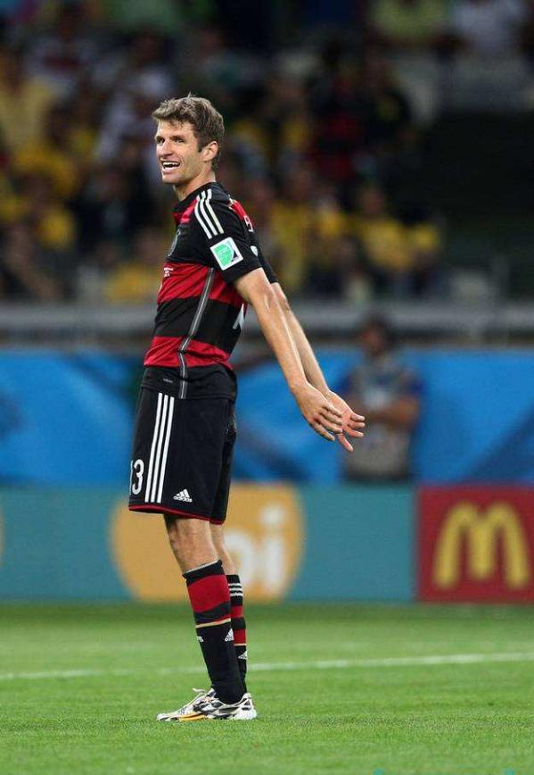 男足穿越靠颜值统治世界,男足过去的辉煌