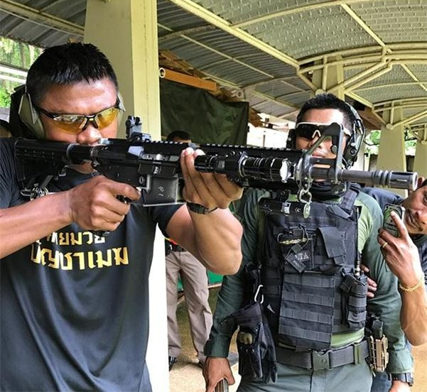 拳王播求踢腿,拳王播求肌肉