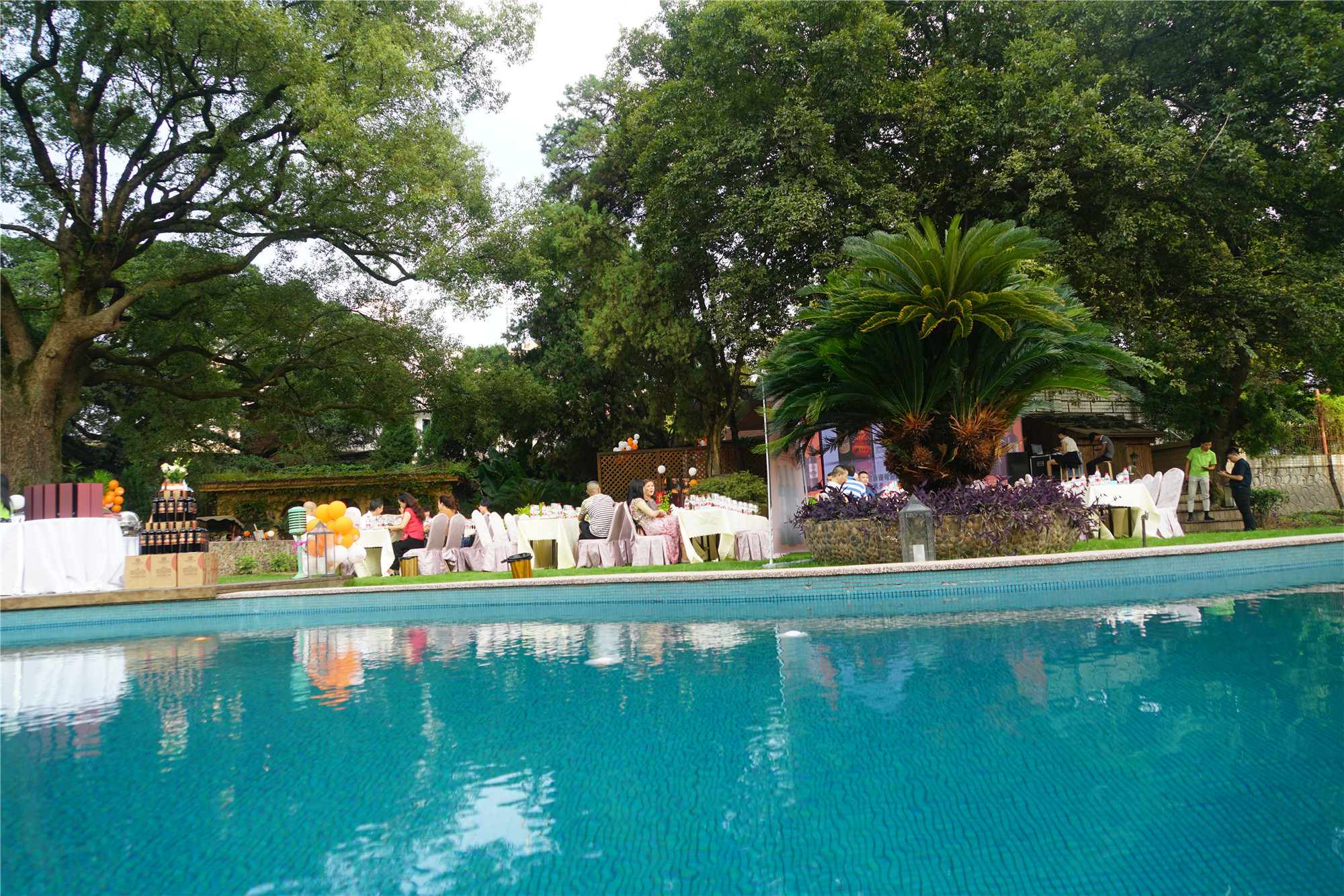 第九代张裕解百纳品鉴会荆州,张裕解百纳干红品酒大师的选择