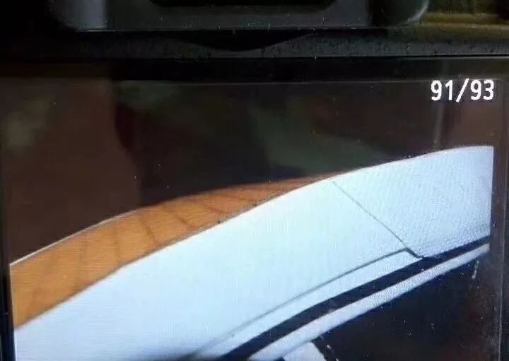 我还是个学生啊!你怎么能拉黑我这样的奇葩记者艺术家,扎心了!