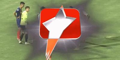 裁判被警察保护名场面,裁判被保安带走