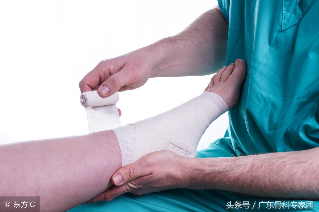 关于踝关节扭伤的正确处理方法,踝关节扭伤该怎样马上处理