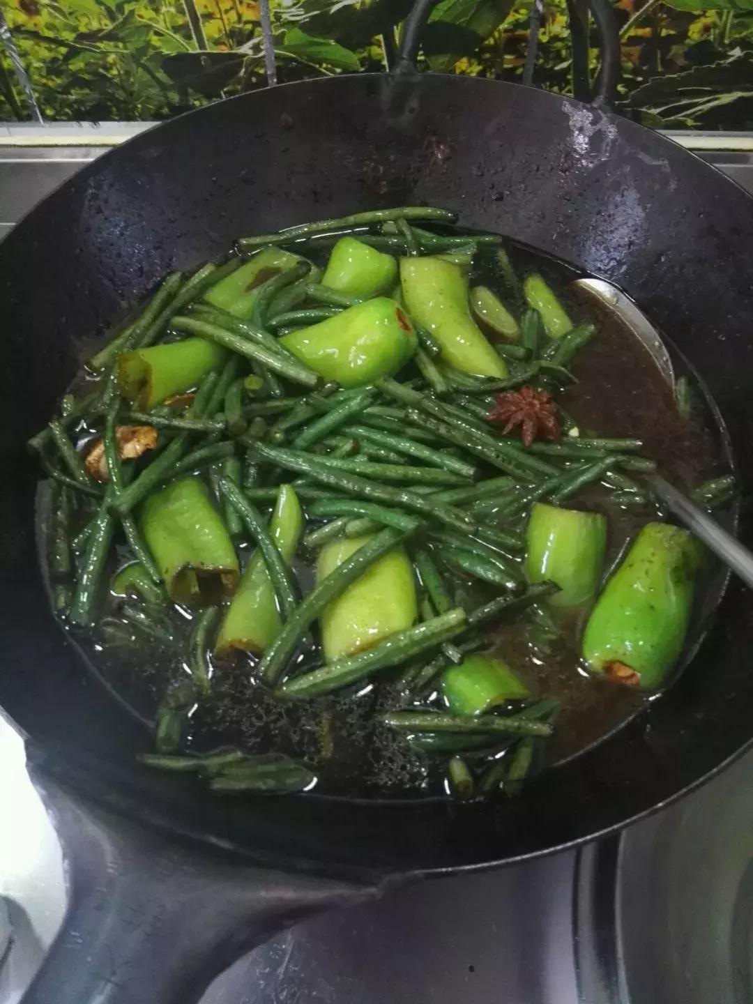 东北烀地瓜梗咸菜教程,东北烀咸菜疙瘩正宗做法