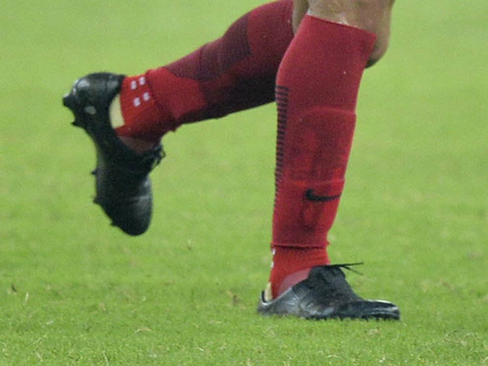 转投别家？胡尔克穿着小黑鞋亮相中超赛场