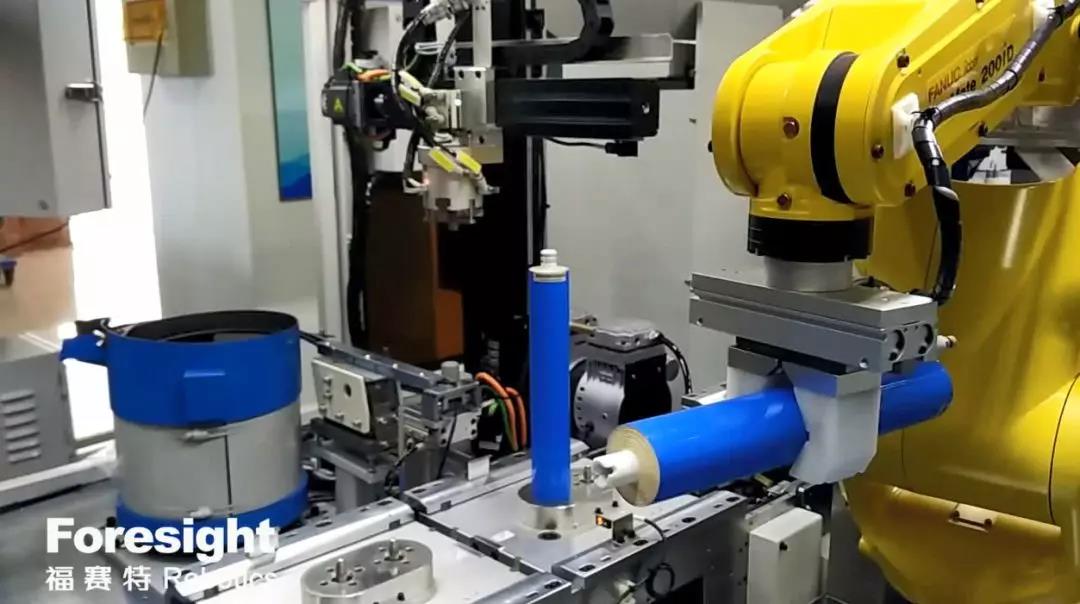 际华3537公司与上海福赛特机器人有限公司合作研发热硫化胶鞋成型自动智能化流水线