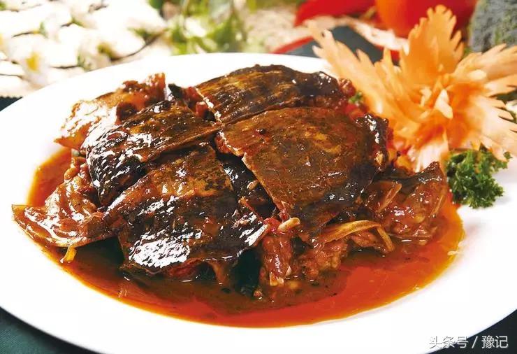 老鳖在湖里能生存吗,一个大白桶老鳖可以爬出来吗